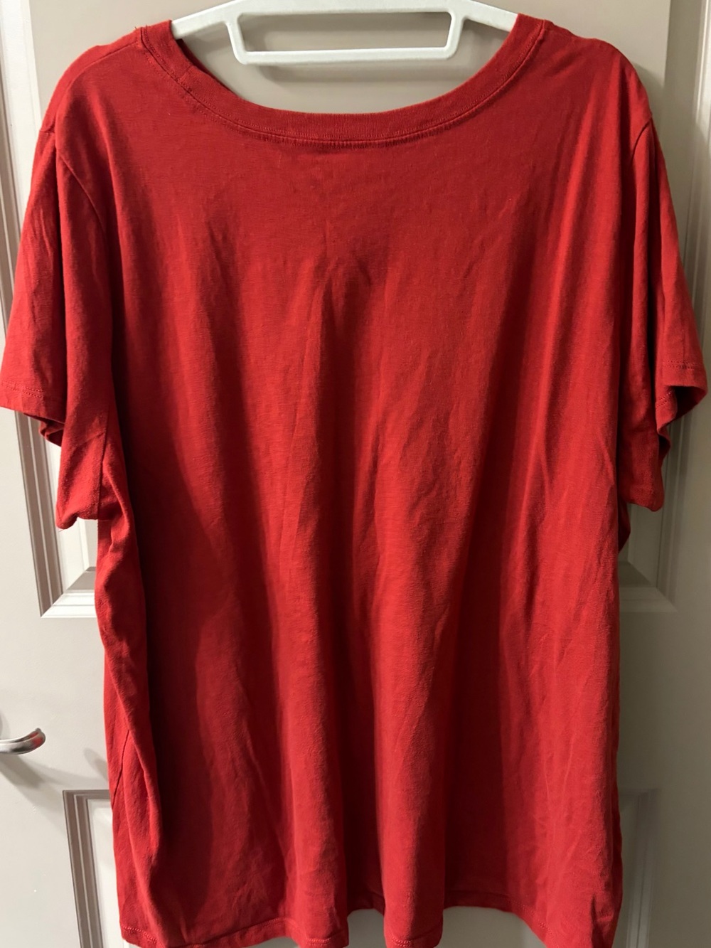 Queen Tour '75 Red Graphic Short-Sleeve Tee - Picture 2 of 3